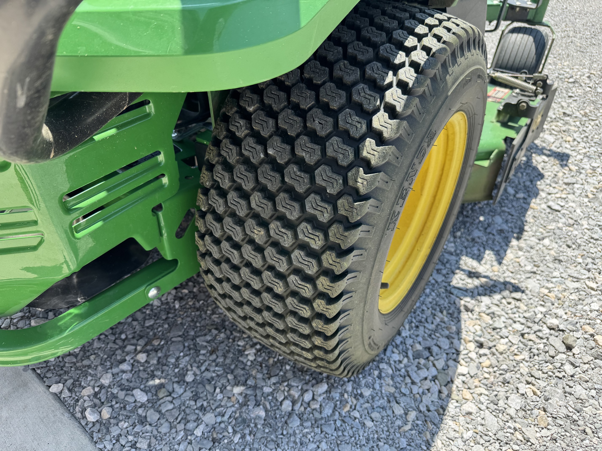 Used 2023 John Deere Z530R Zero Turn Mowers at Koenig Equipment in Urbana, OH - PhotoXL14
