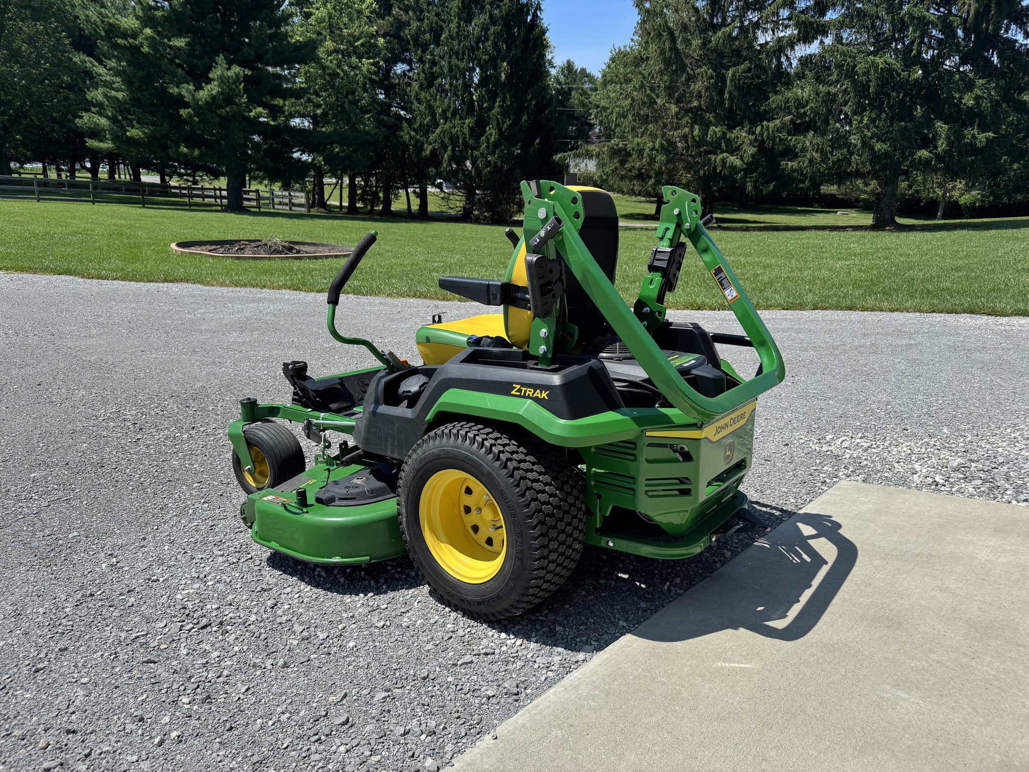 Used 2023 John Deere Z530R Zero Turn Mowers at Koenig Equipment in Urbana, OH - PhotoXL7