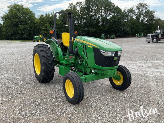 Photo of 2022 John Deere 5055E