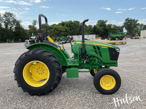 Photo of 2022 John Deere 5055E
