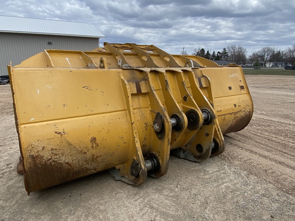 Photo of a 2023 John Deere 944K BUCKET