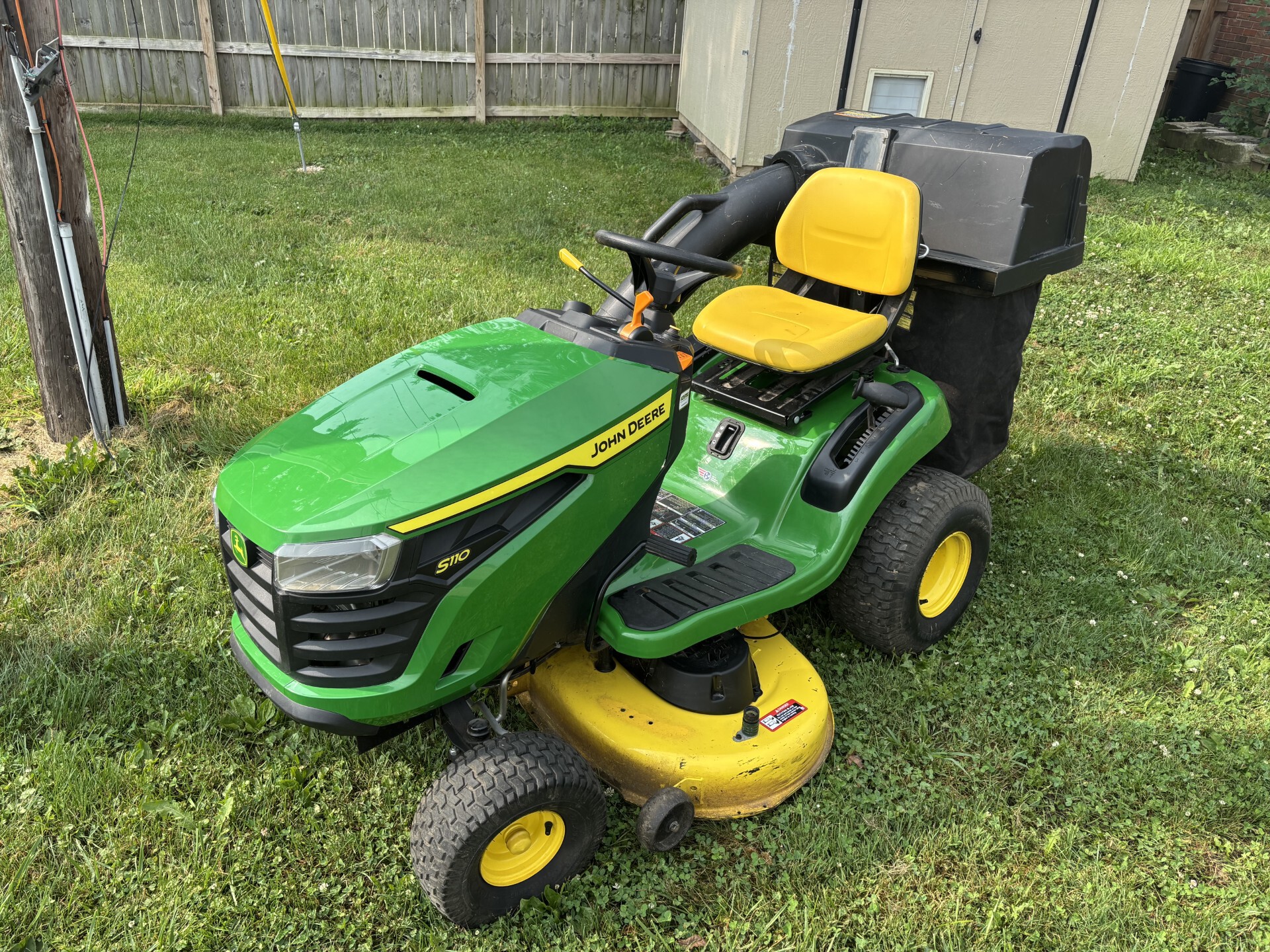 Used 2021 John Deere s110 Lawn & Garden Tractors at Koenig Equipment in Germantown, OH - PhotoXL0