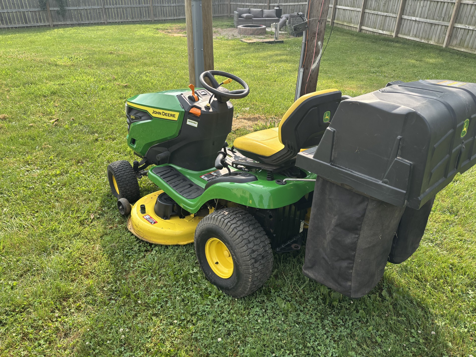 Used 2021 John Deere s110 Lawn & Garden Tractors at Koenig Equipment in Germantown, OH - PhotoXL2