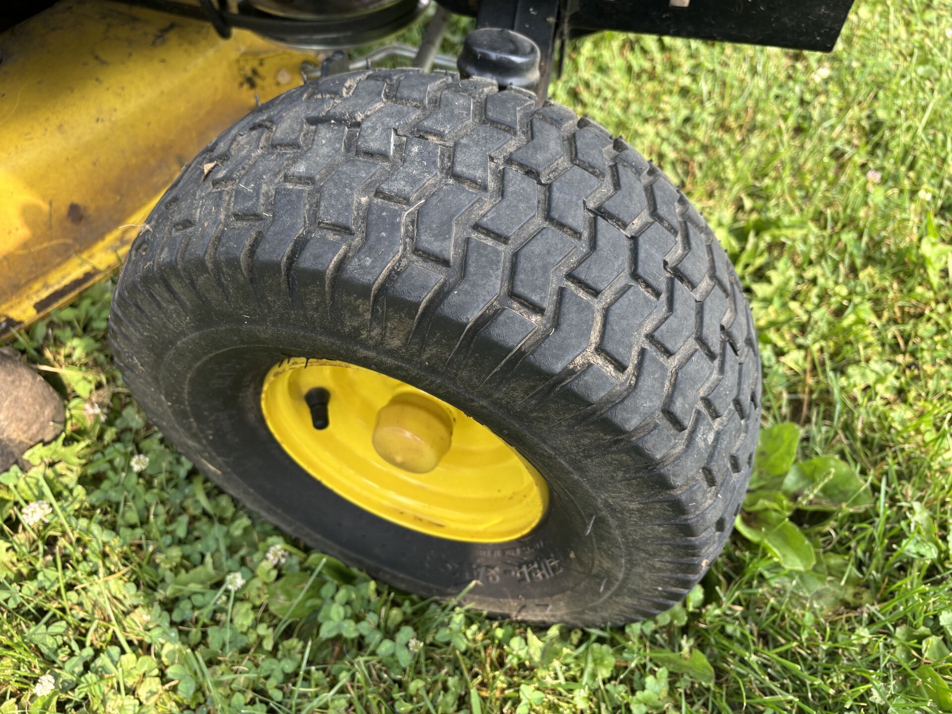 Used 2021 John Deere s110 Lawn & Garden Tractors at Koenig Equipment in Germantown, OH - PhotoXL12