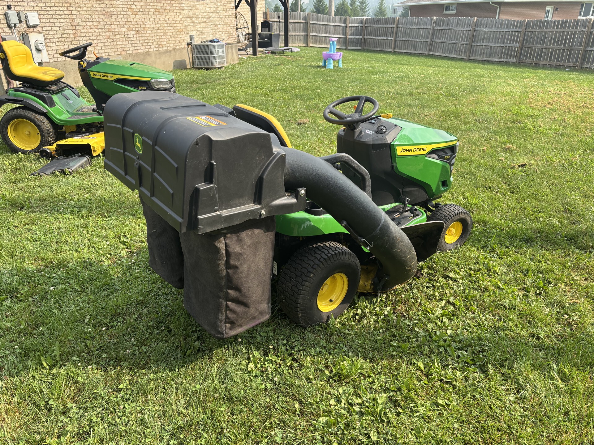 Used 2021 John Deere s110 Lawn & Garden Tractors at Koenig Equipment in Germantown, OH - PhotoXL3