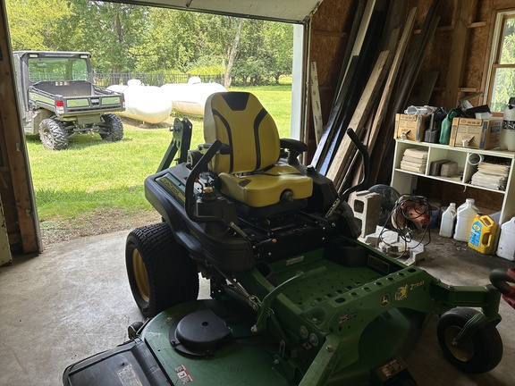 Used 2022 John Deere Z950M Zero Turn Mowers at Koenig Equipment in Urbana, OH - Photo4