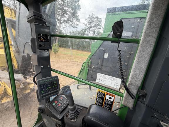 2023 John Deere 853M
