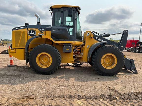 2025 John Deere 544P