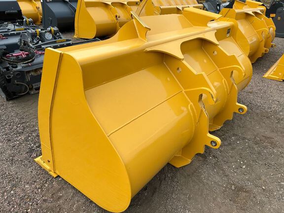 2025 John Deere 544P
