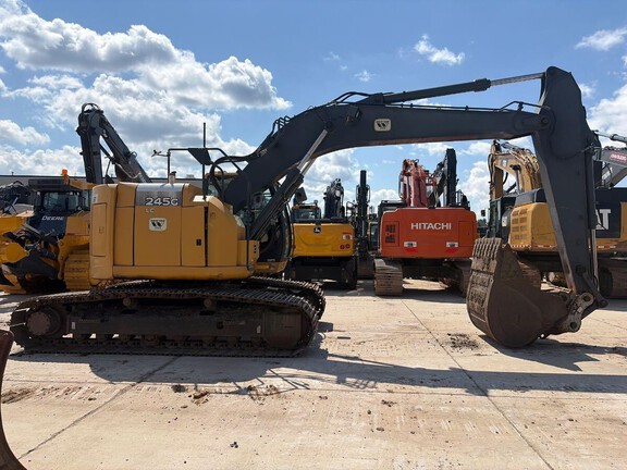 2015 John Deere 245G LC