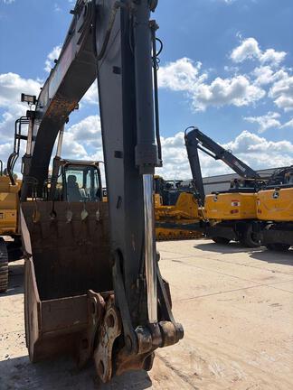 2015 John Deere 245G LC