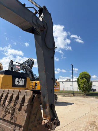2015 John Deere 245G LC