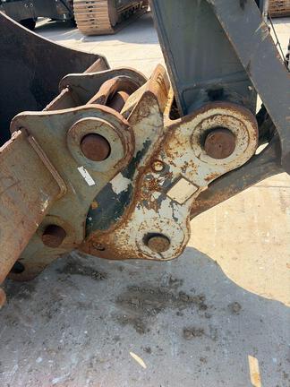 2015 John Deere 245G LC