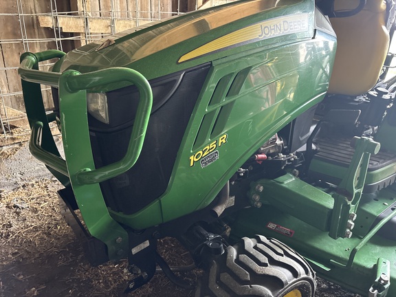 Used 2016 John Deere 1025R Compact Utility Tractors at Koenig Equipment in Anna, OH - Photo3