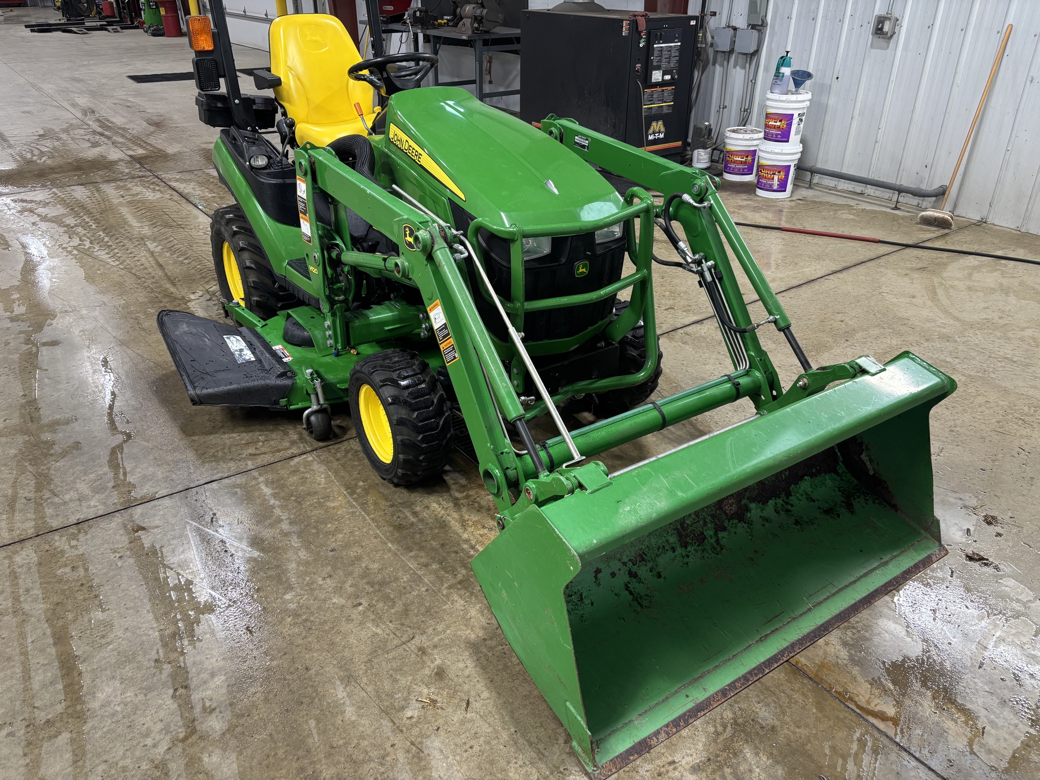 Used 2016 John Deere 1025R Compact Utility Tractors at Koenig Equipment in Botkins, OH - PhotoXL2