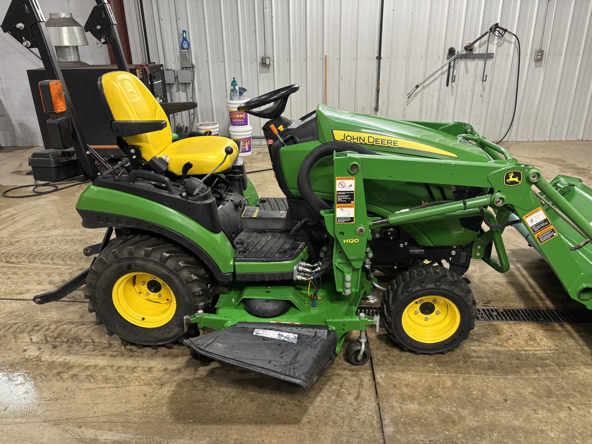 Used 2016 John Deere 1025R Compact Utility Tractors at Koenig Equipment in Botkins, OH - PhotoXL6