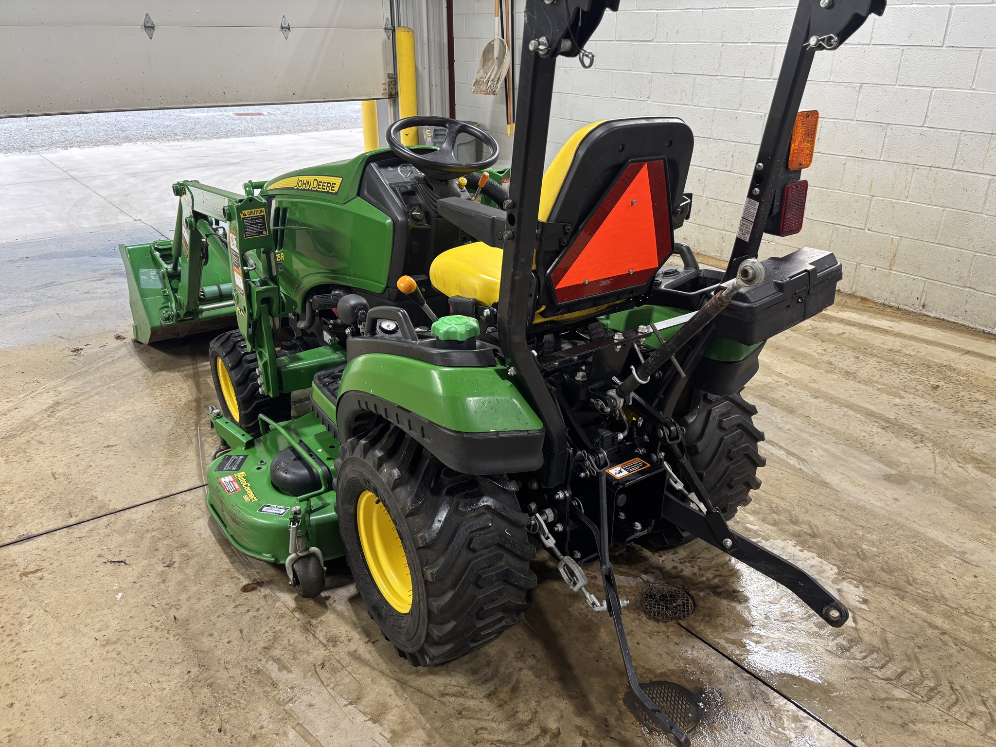Used 2016 John Deere 1025R Compact Utility Tractors at Koenig Equipment in Botkins, OH - PhotoXL3