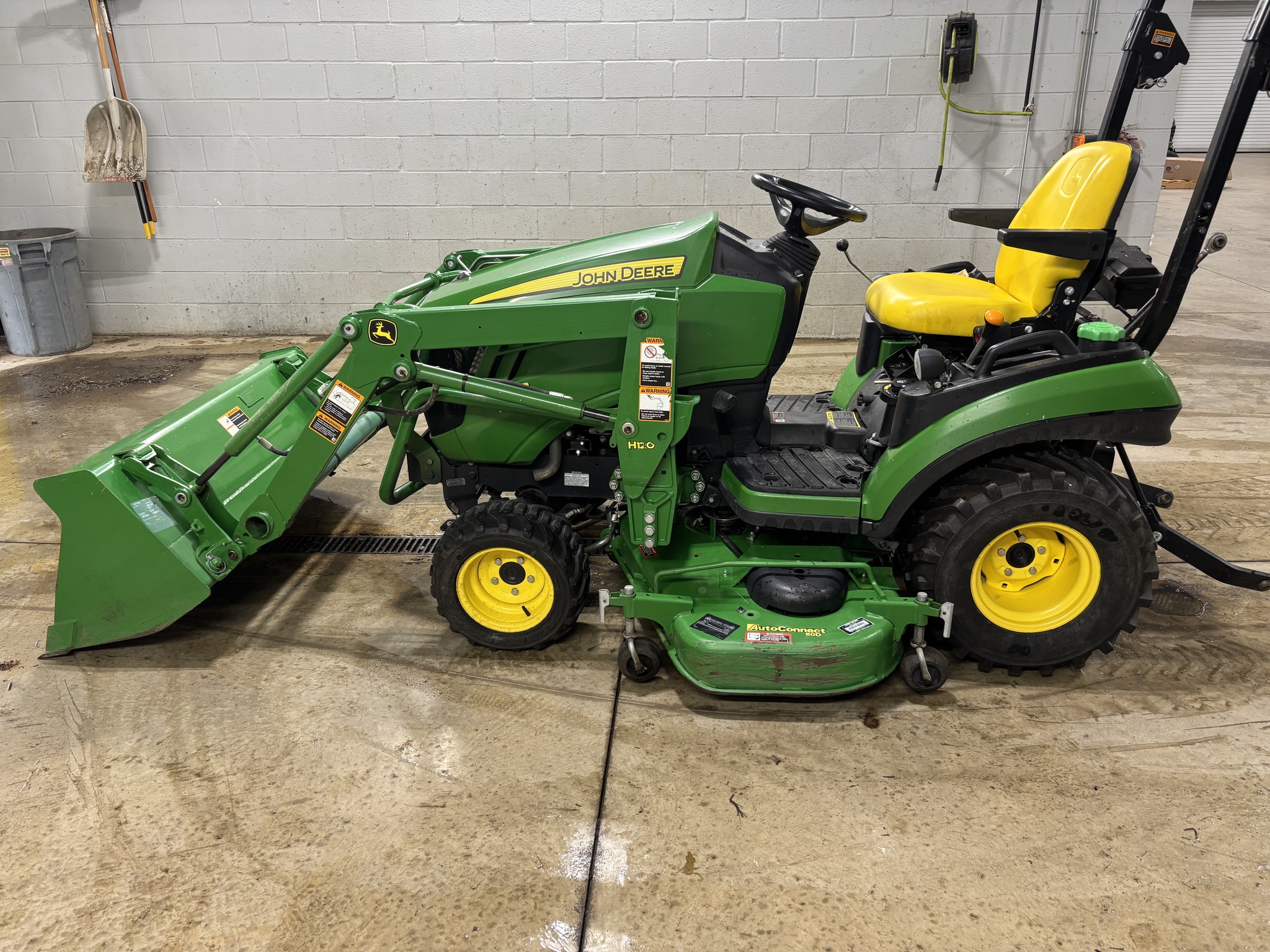 Used 2016 John Deere 1025R Compact Utility Tractors at Koenig Equipment in Botkins, OH - PhotoXL9