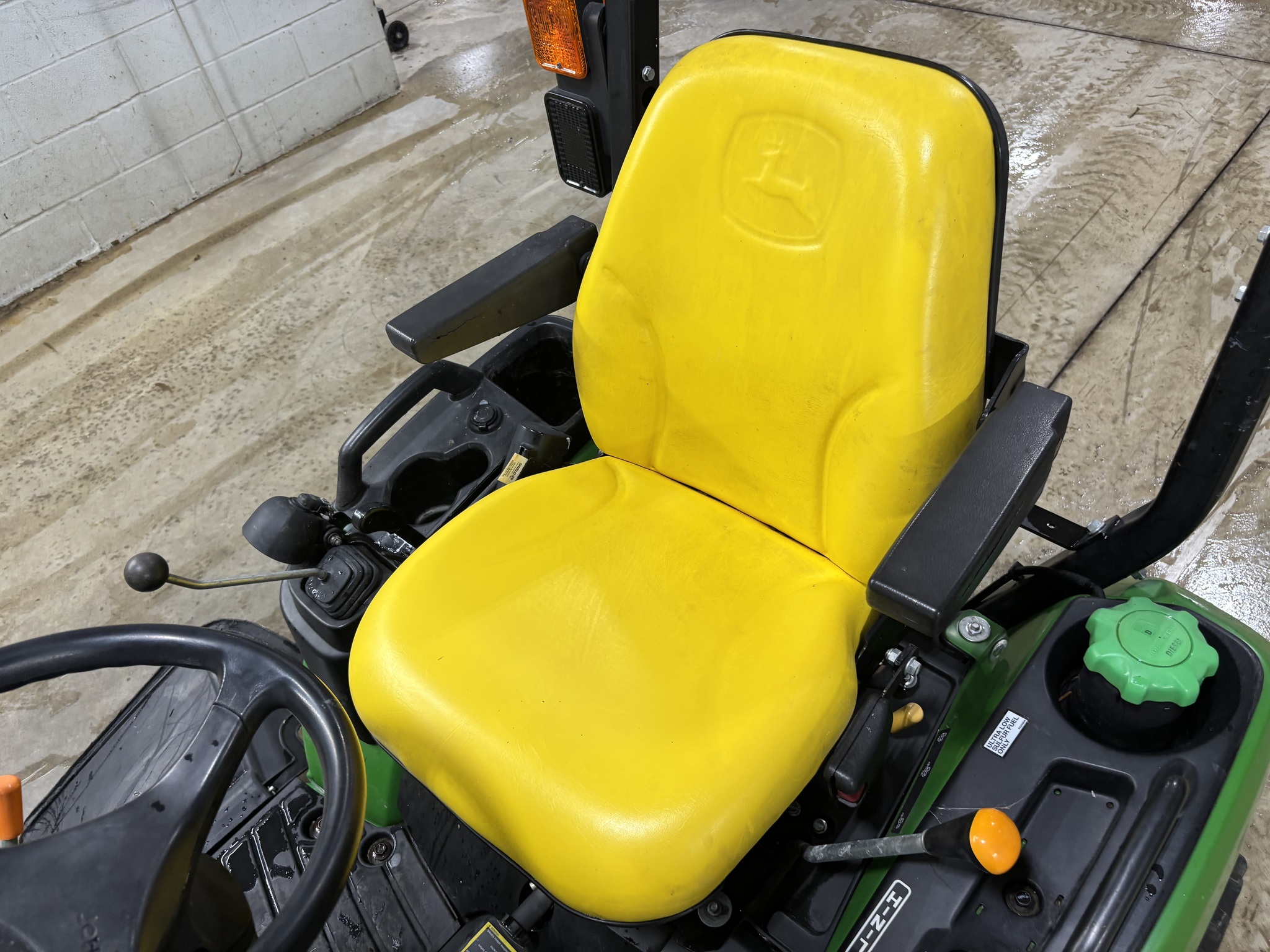 Used 2016 John Deere 1025R Compact Utility Tractors at Koenig Equipment in Botkins, OH - PhotoXL11