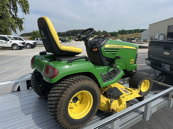 Photo of 2009 John Deere X720