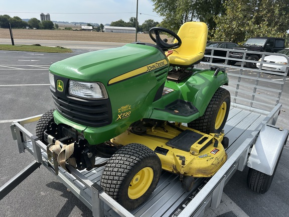 Photo of 2009 John Deere X720