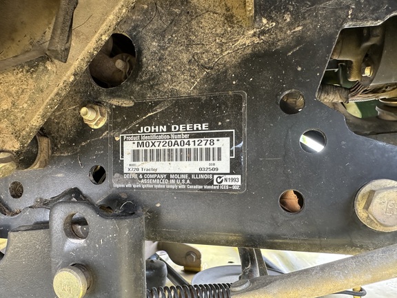Photo of 2009 John Deere X720