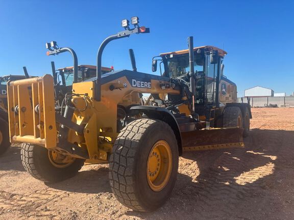 Photo of 2022 John Deere 872G