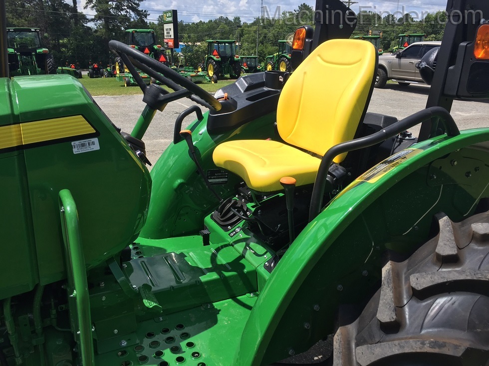 2020 John Deere 5055E Image 5