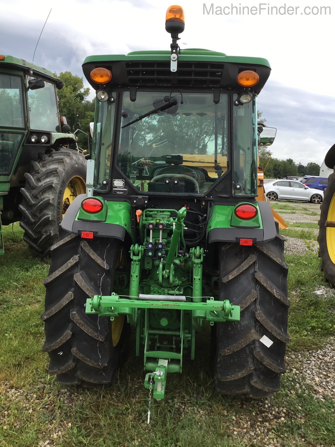 2017 John Deere 5100GN Image 4