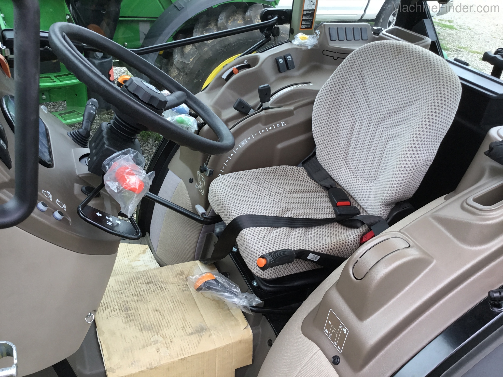 2017 John Deere 5100GN Image 8