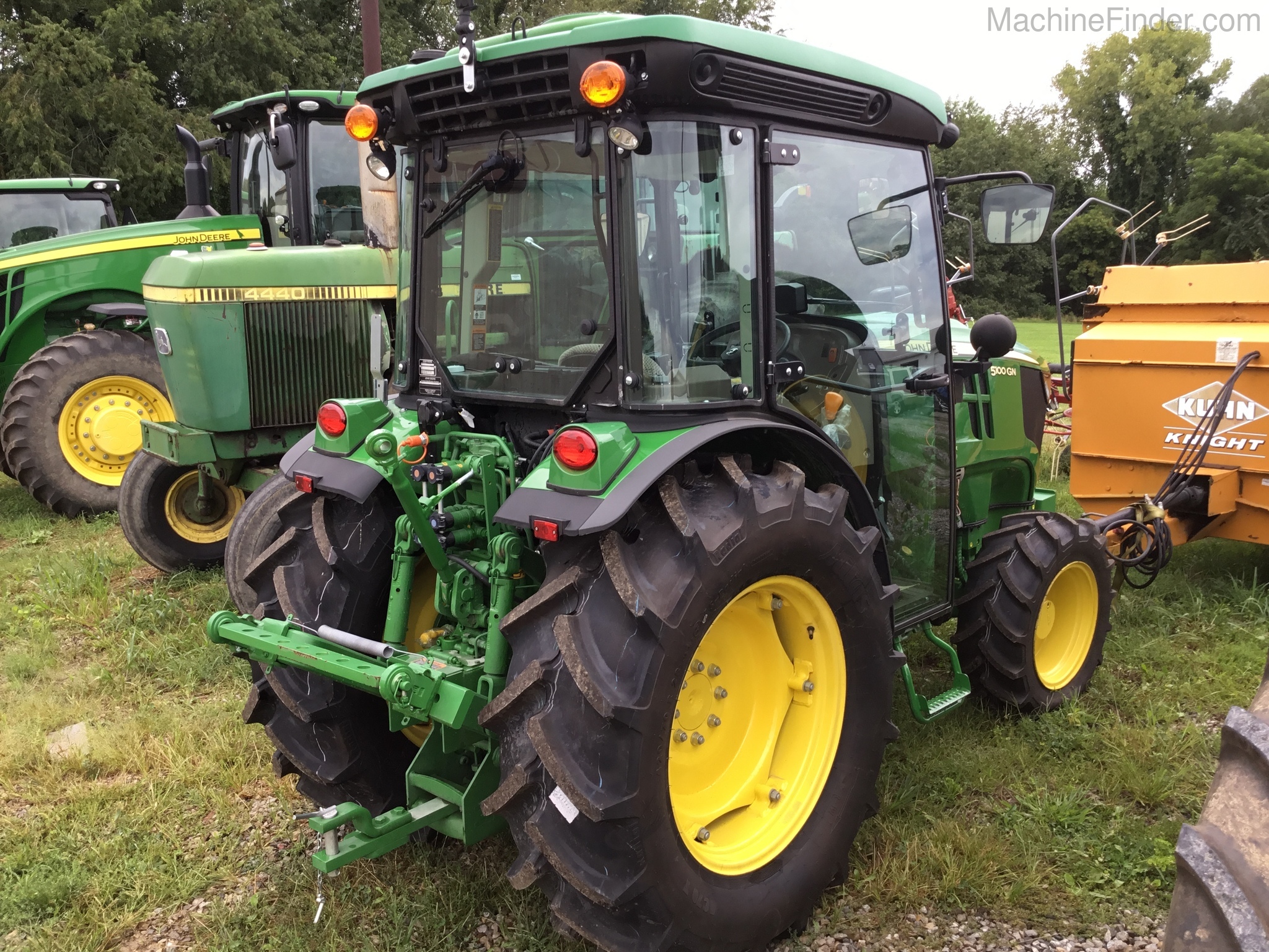 2017 John Deere 5100GN Image 3