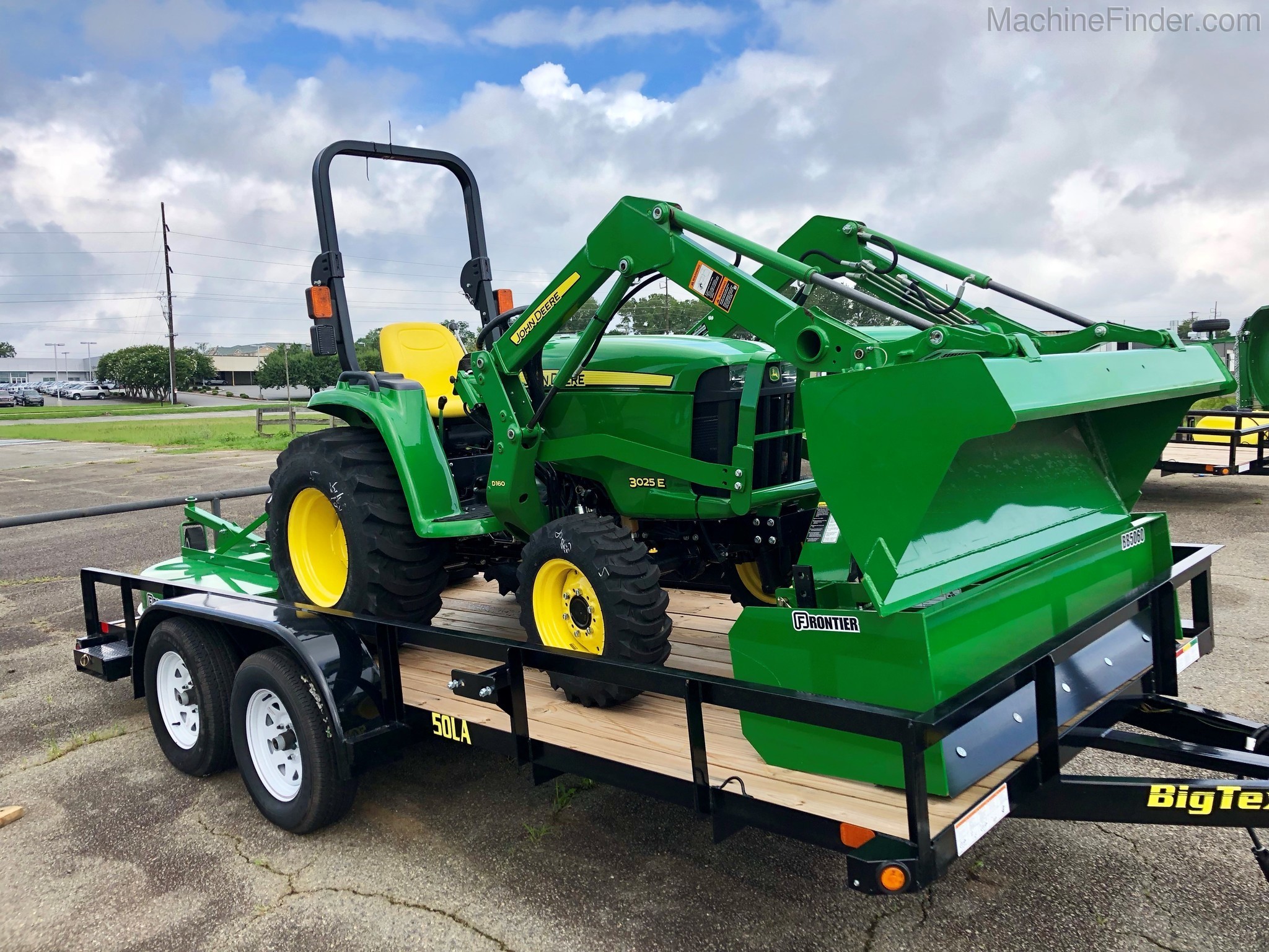 2021 John Deere 3025E Image 3