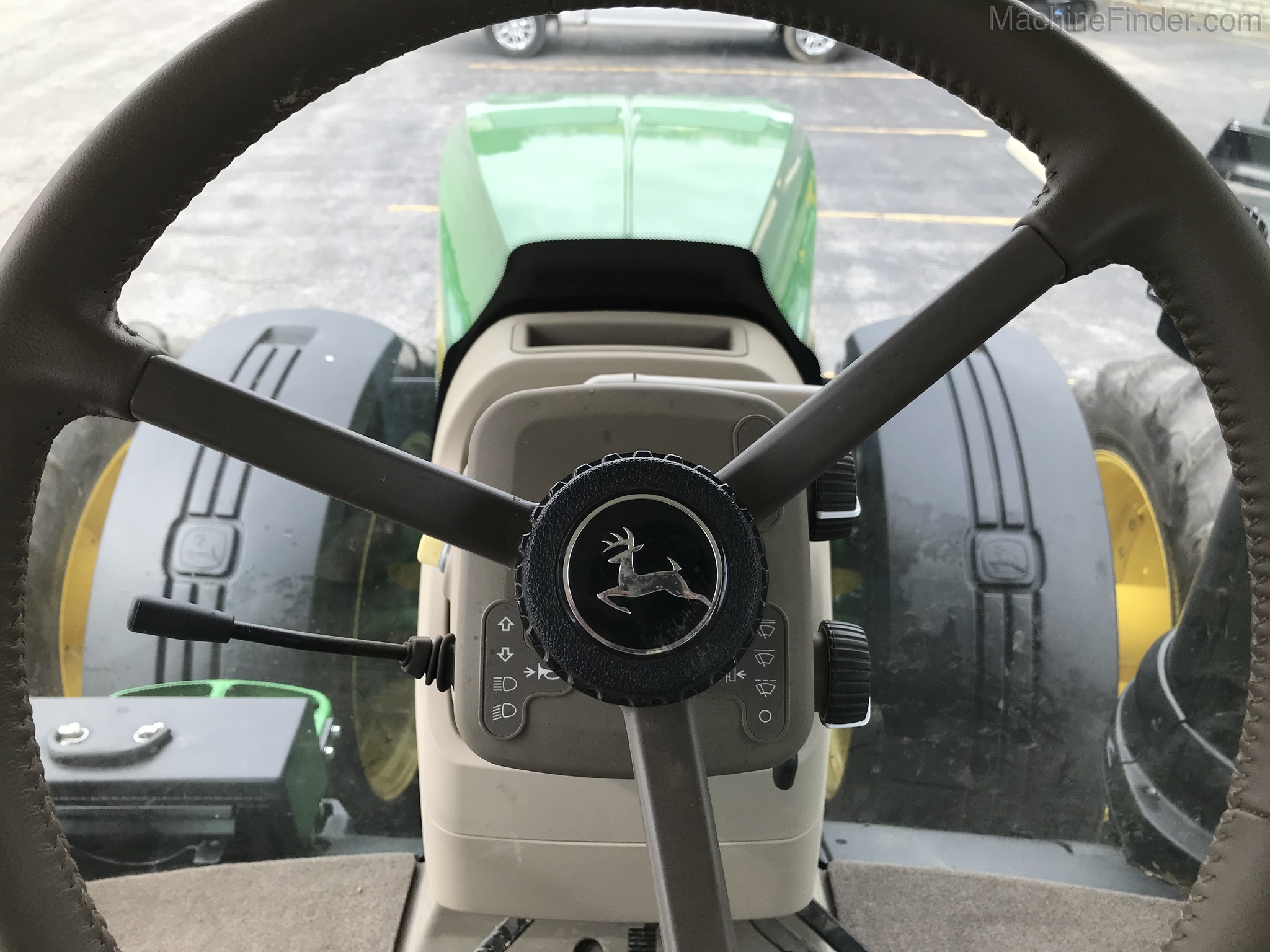 2019 John Deere 8320R Image 34