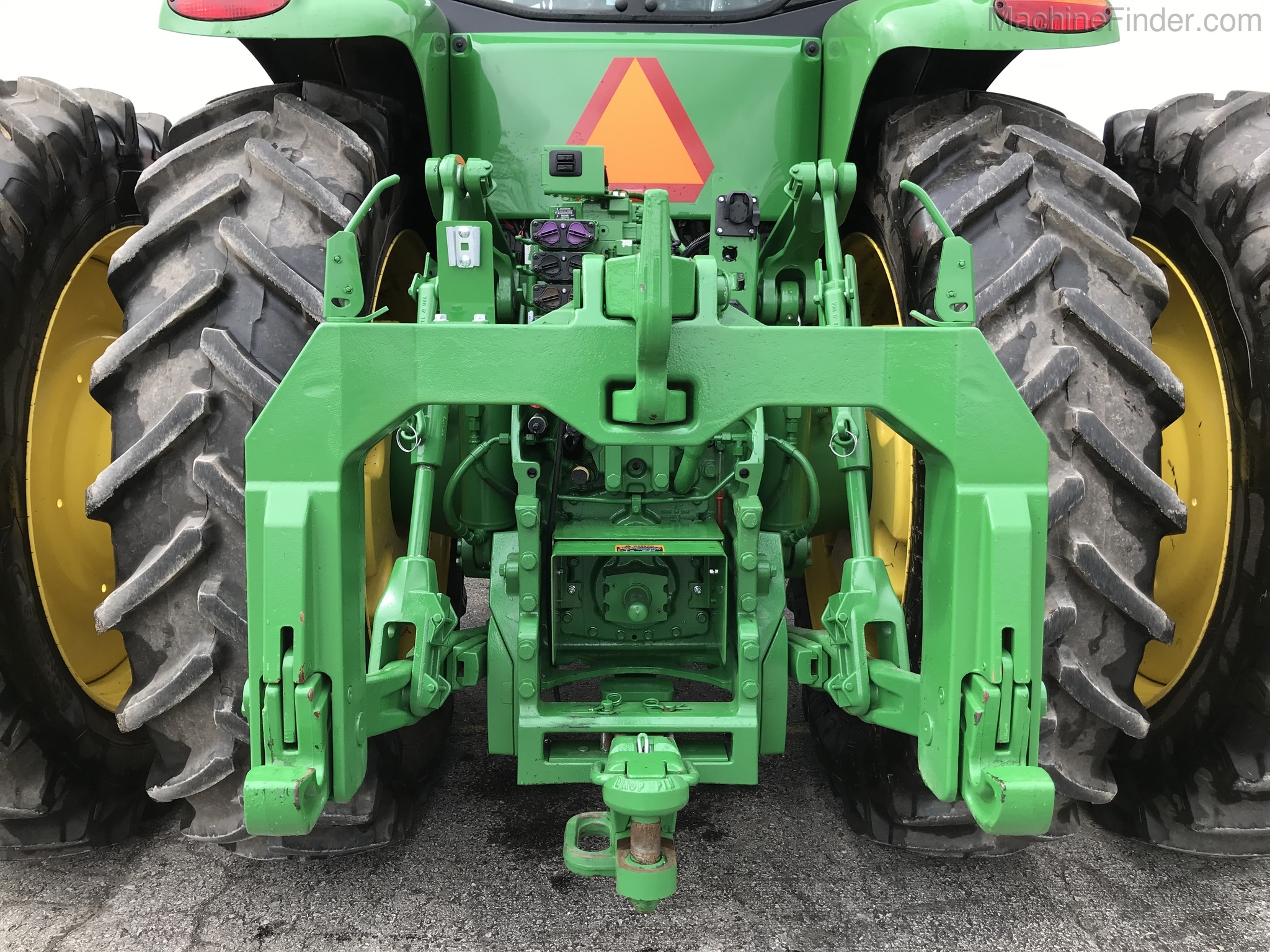 2019 John Deere 8320R Image 11