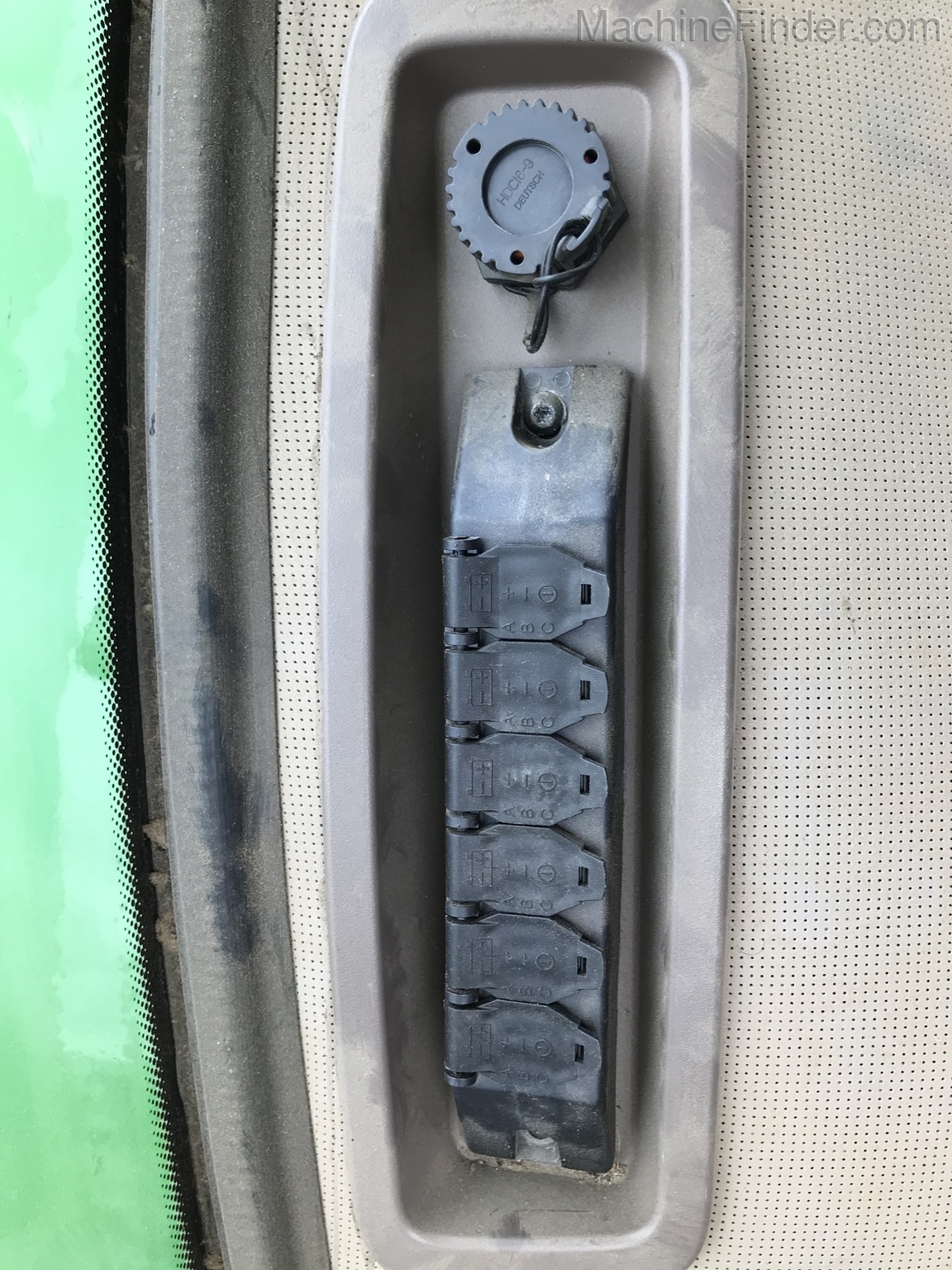 2019 John Deere 8320R Image 31