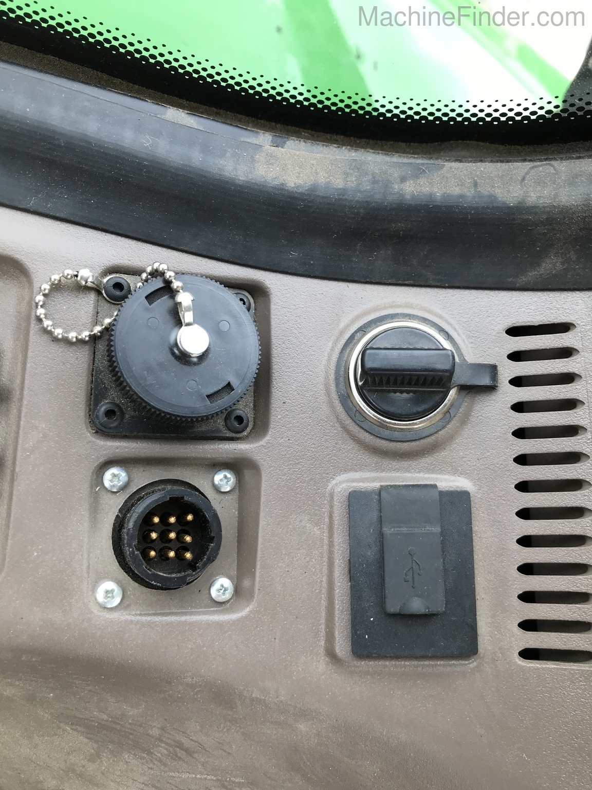 2019 John Deere 8320R Image 33