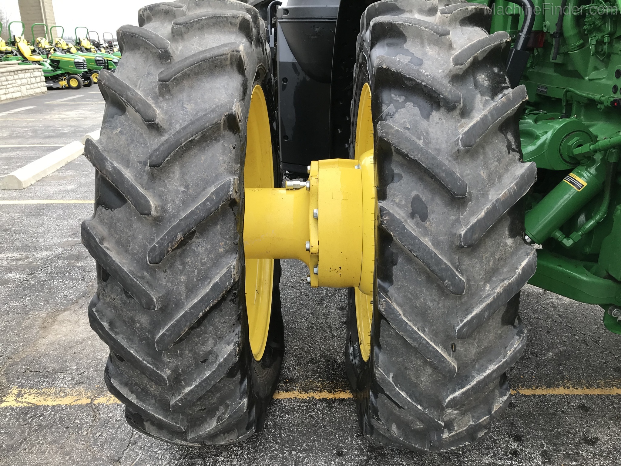 2019 John Deere 8320R Image 25
