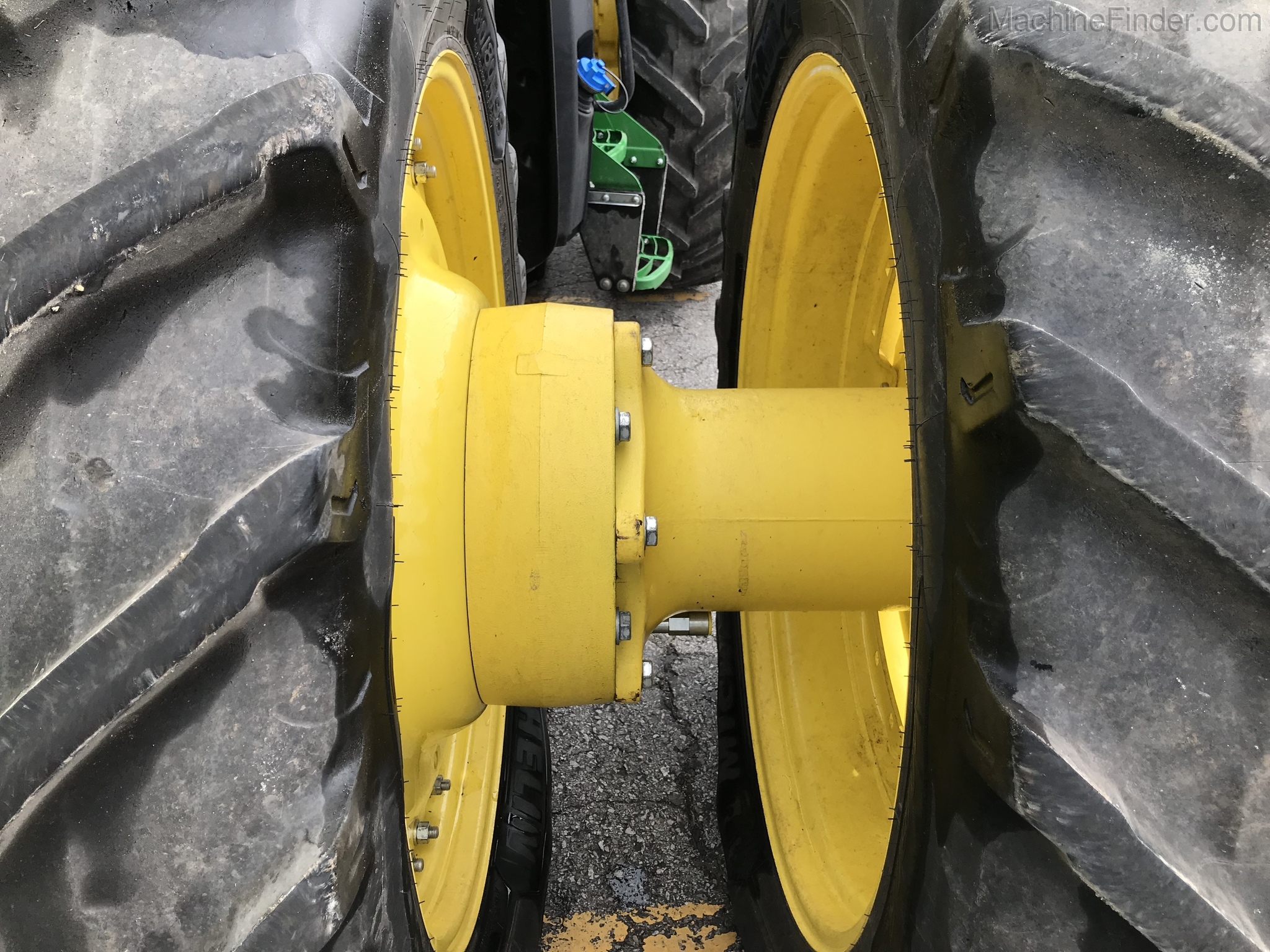 2019 John Deere 8320R Image 20