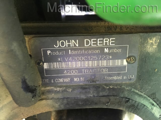 1998 John Deere 4200 Image 13