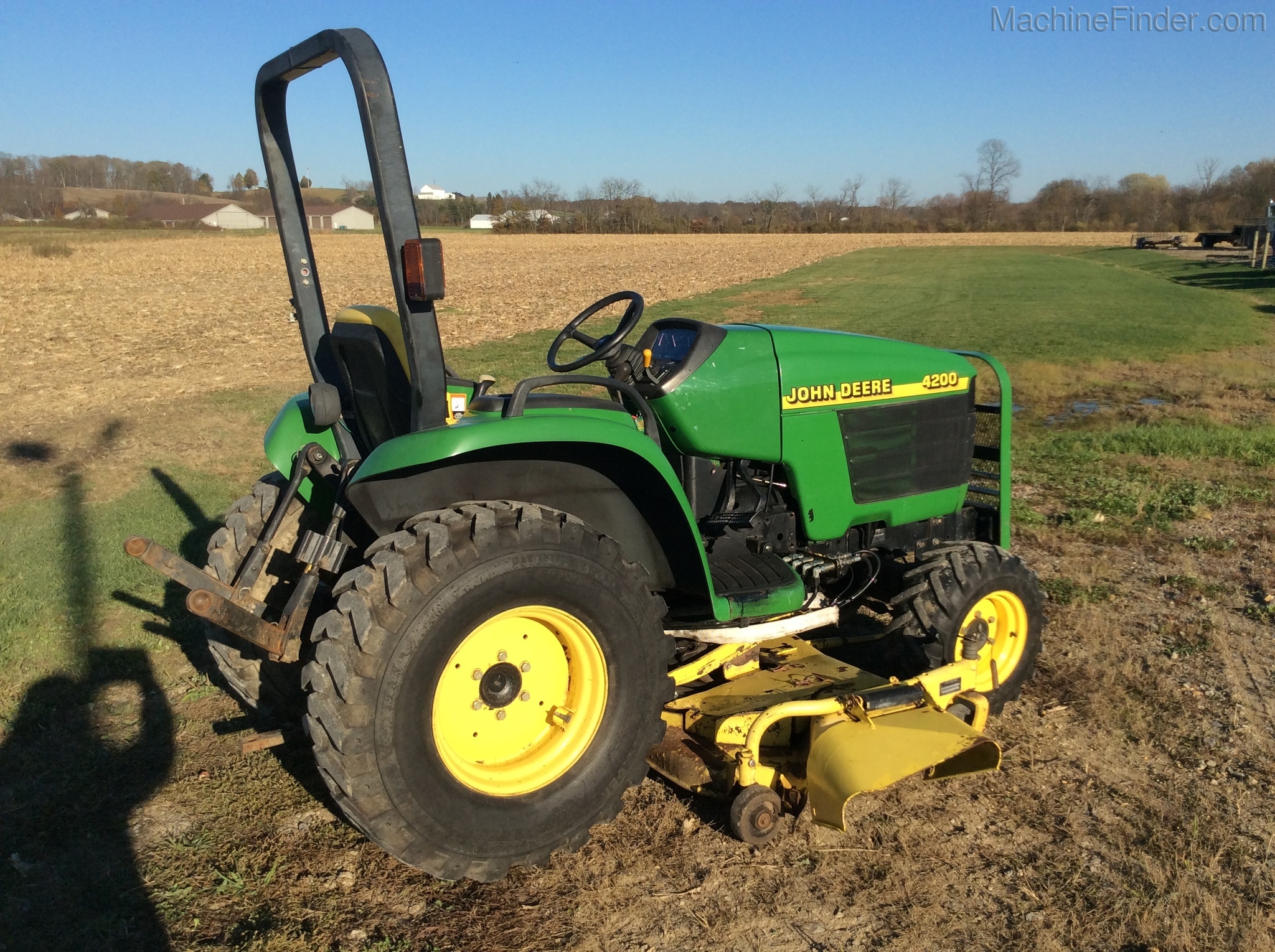 1998 John Deere 4200 Image 2