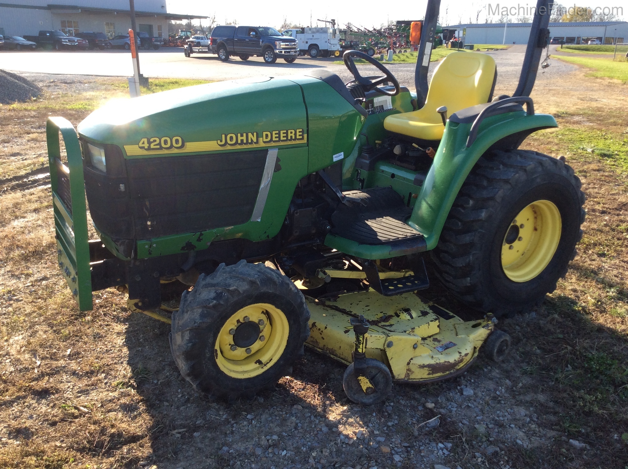 1998 John Deere 4200 Image 3