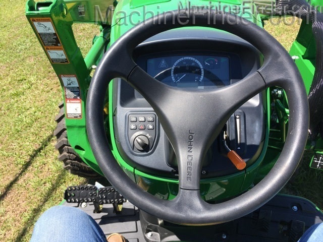 2020 John Deere 4044M Image 4