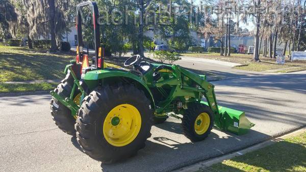 2020 John Deere 4044M Image 5