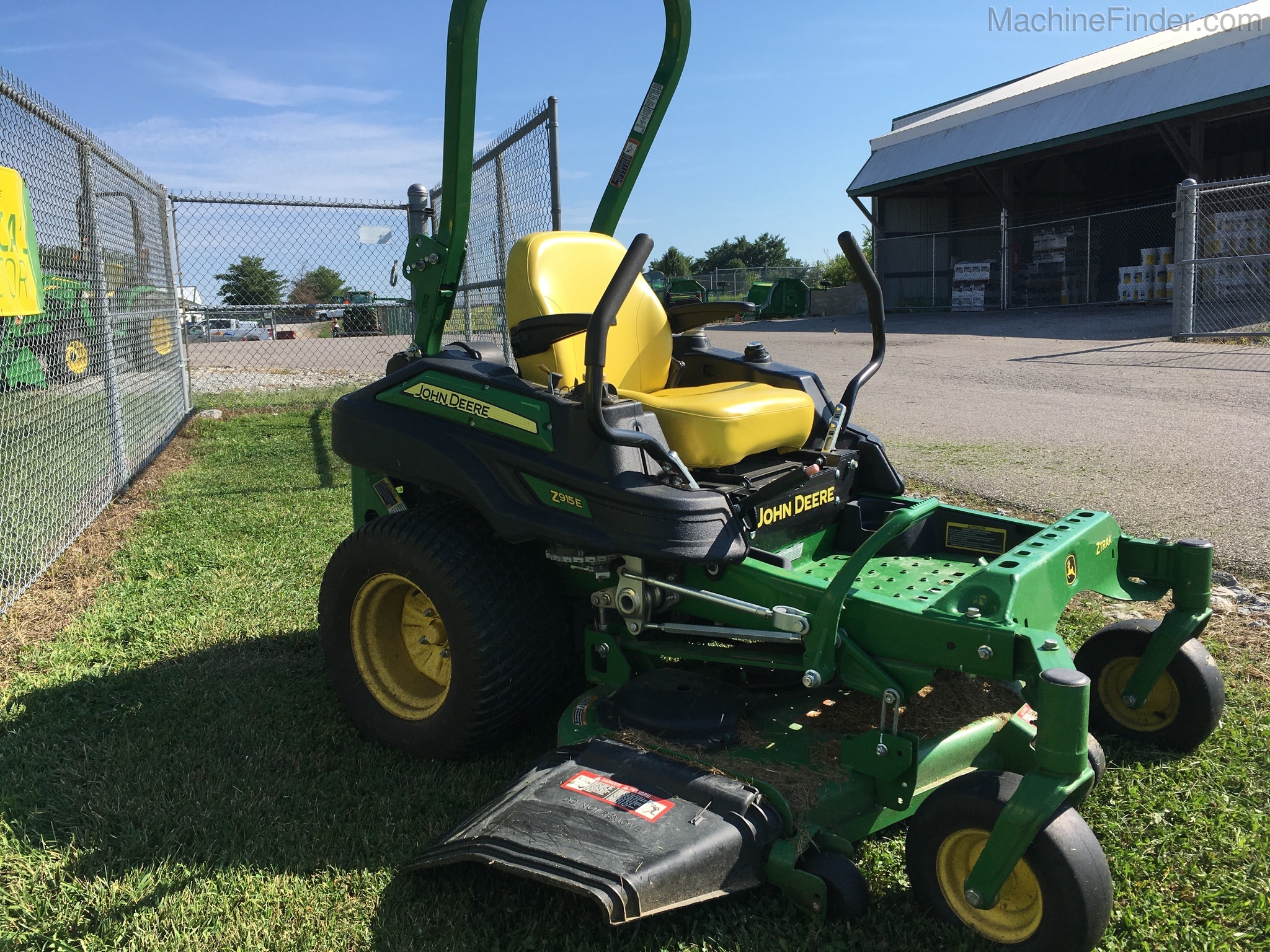 2017 John Deere Z915E Image 2