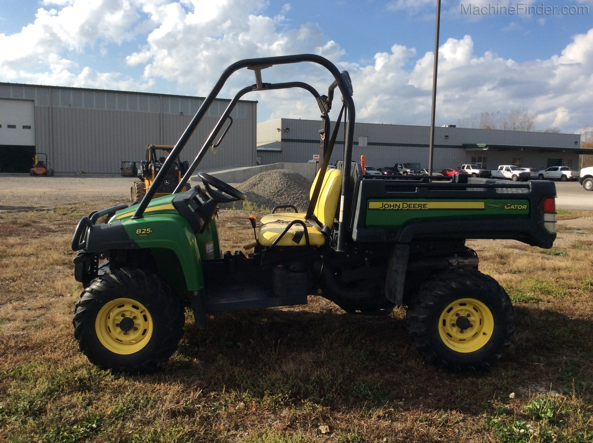 2011 John Deere XUV 825I GREEN Image 3