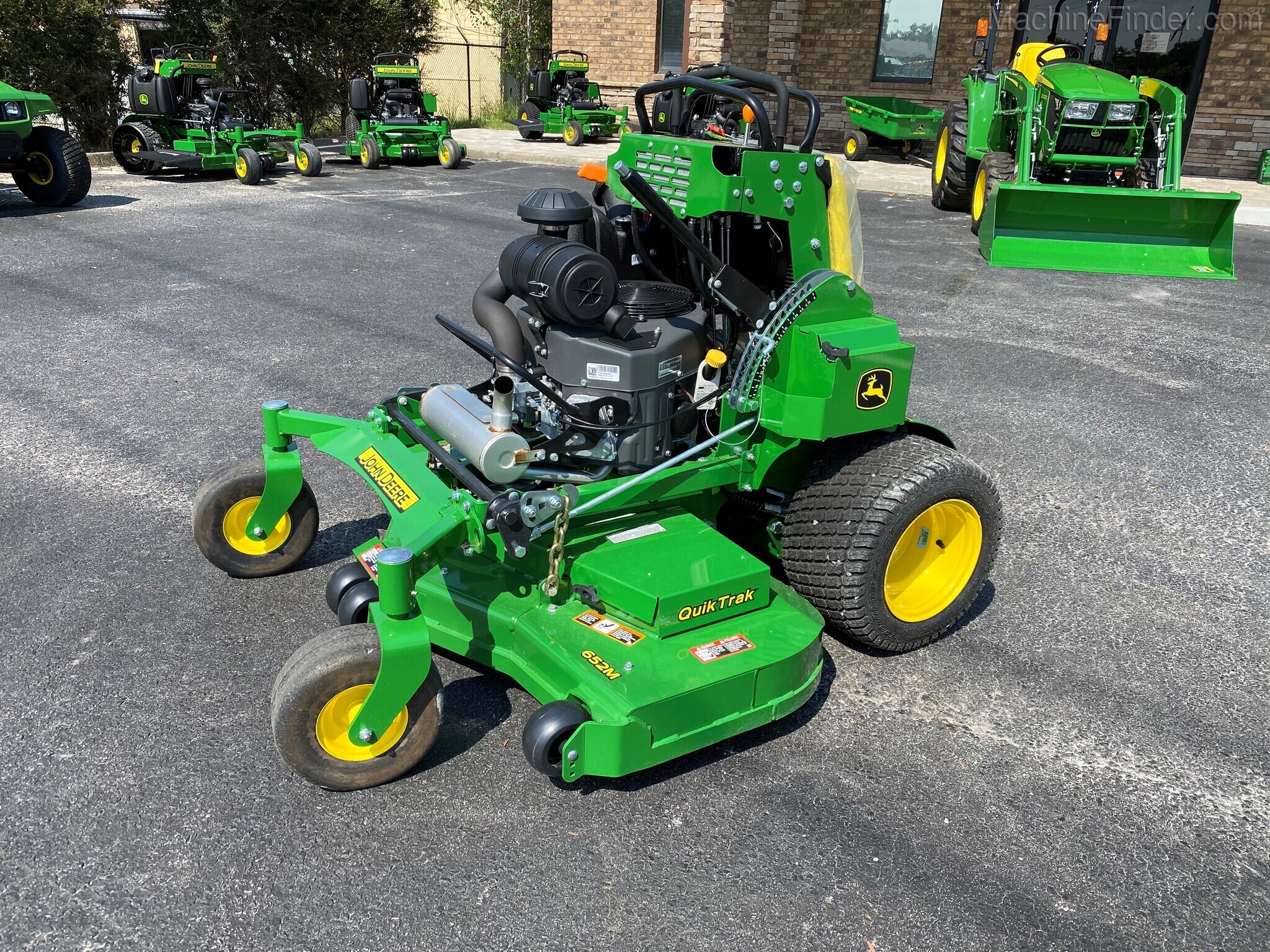2021 John Deere 652M Image 1