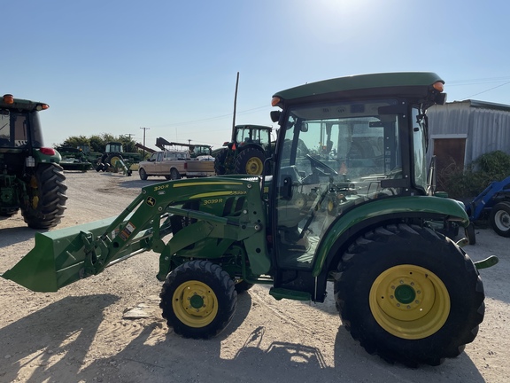 2018 John Deere 3039R Image 1