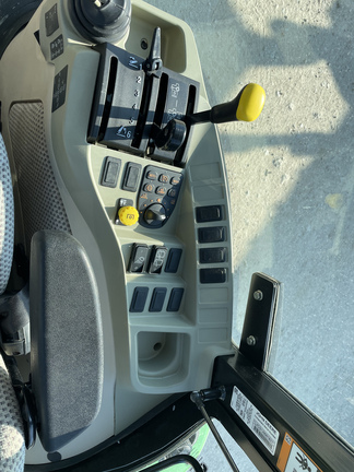 2018 John Deere 3039R Image 5