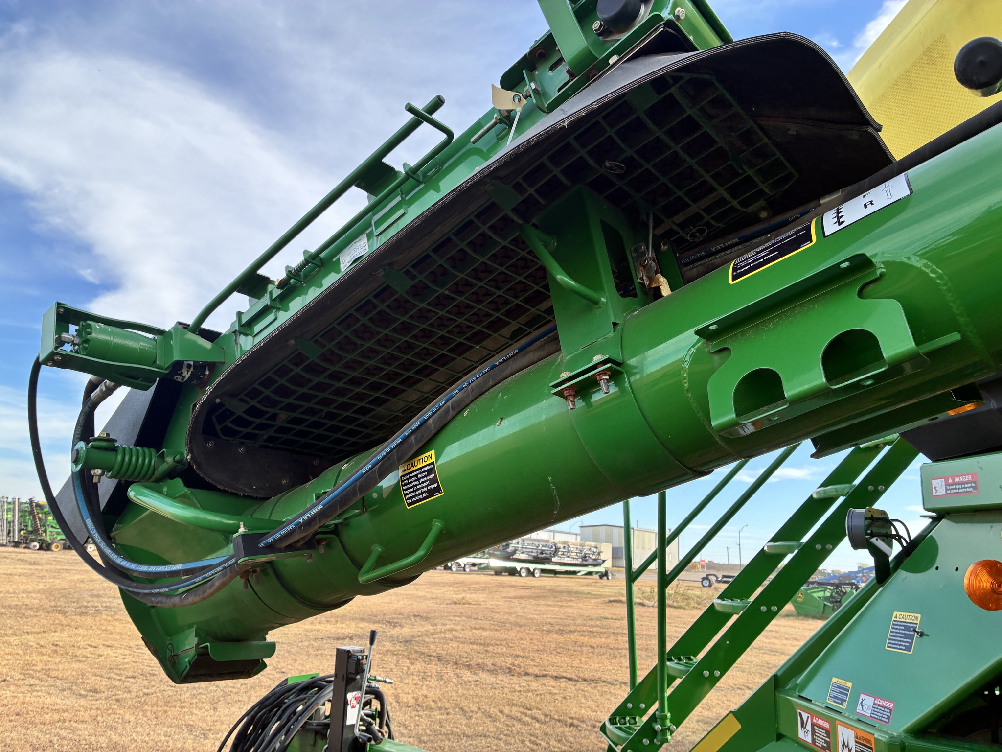 2021 John Deere 1890 Image 8