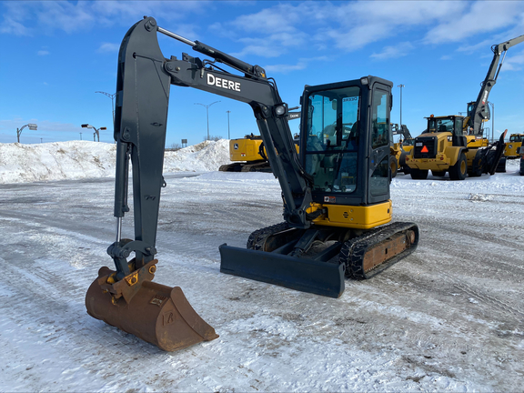 Photo of a 2016 John Deere 35G